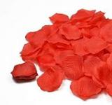 640 pétales de rose en tissu rouge