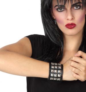 Bracelet à clous