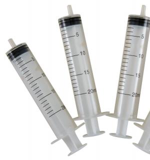 Lot de 4 seringues 12cm